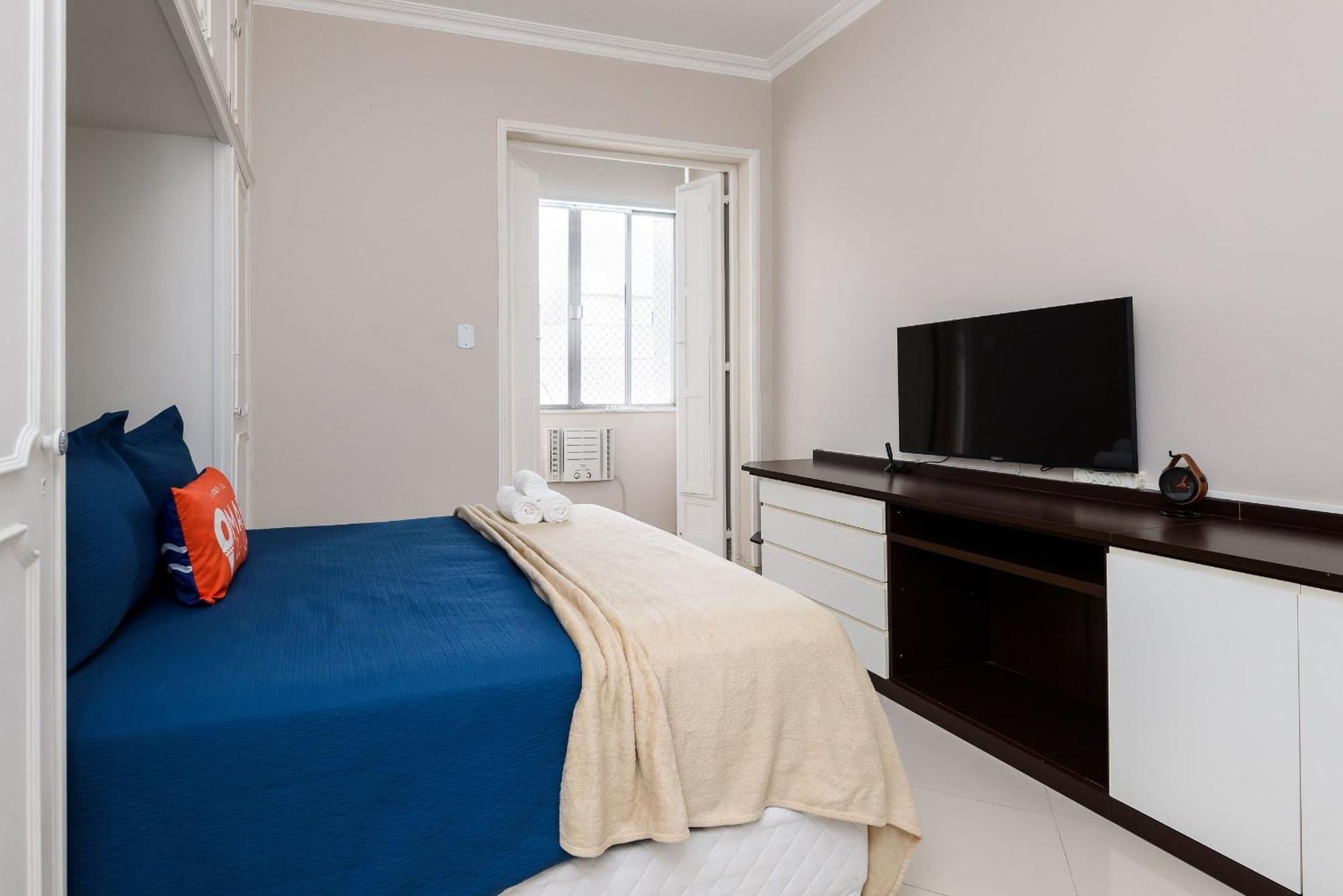Apartamento Amplo 3qtos A 150m Da | Nsc 1236/1107 *